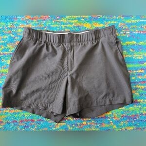 Under Armour Link/drive Women's‎ Heatgear Black Shorts Size 12, 4.5" Inseam